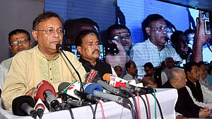 ‘আগুন সন্ত্রাস’ চালিয়ে তারা এখন গর্তে ঢুকেছে: হাছান মাহমুদ