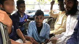 বরিশালে ছাত্র শিবিরের ৭ কর্মী আটক, হাতবোমা উদ্ধার