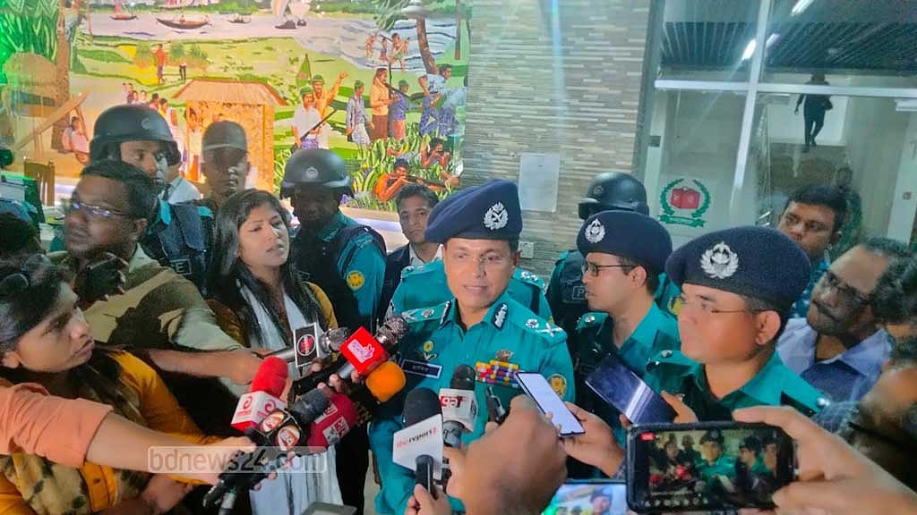 ইসির নিরাপত্তা দেখে গেলেন ডিএমপি কমিশনার