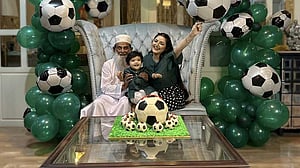 নানাভাইকে হারালেন পরীমনি
