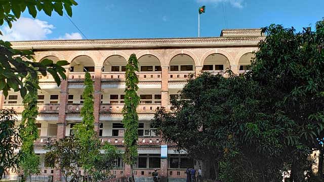 বরিশালে ধর্ষণের দায়ে বাবার যাবজ্জীবন