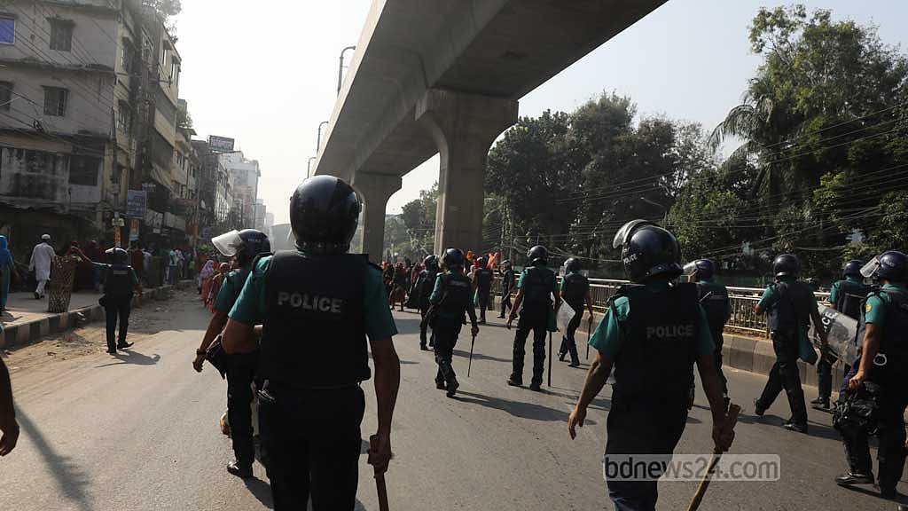 মিরপুরে ফের পোশাক শ্রমিকদের বিক্ষোভ
