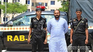 রাজশাহীতে পাকিস্তানি রিভলবার ও মাদকসহ একজন গ্রেপ্তার