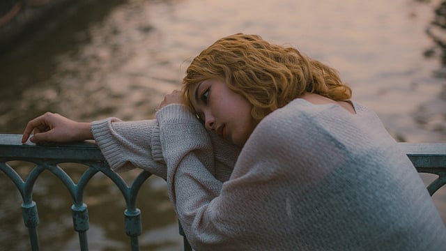শীতের বিষণ্নতা এড়াতে চাইলে