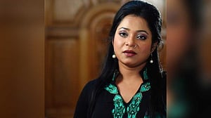 বিএনএমে যোগ দিয়ে ভোটের মঞ্চে ডলি সায়ন্তনী