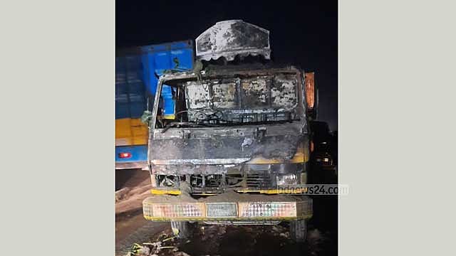 নারায়ণগঞ্জে ট্রাকে আগুন: বিএনপির ১৩ জনকে আসামি