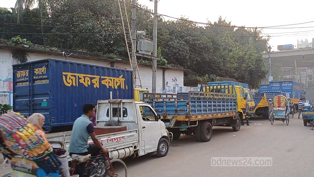 তেজগাঁওয়ে সড়ক থেকে ট্রাক উঠবে বহুতল টার্মিনালে