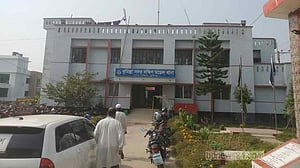 কুমিল্লায় দুই বিদ্যালয়ের শিক্ষার্থীদের সংঘর্ষ, ৬ জন ছুরিকাহত