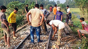 ১৩ ঘণ্টা পর সিলেটের পথে ট্রেন চলাচল শুরু