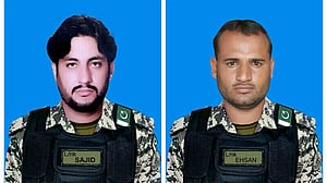 পাকিস্তানের তিন জেলায় বিস্ফোরণে ২ সেনাসহ নিহত ৮
