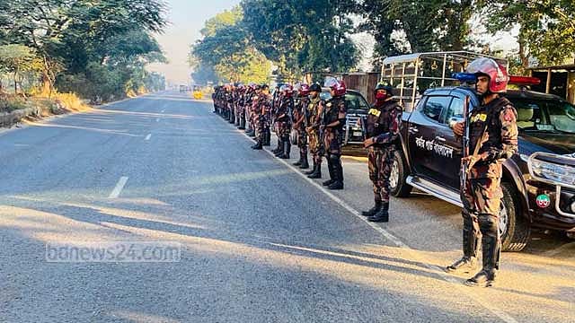 অবরোধে নাশকতা ঠেকাতে মাঠে নেমেছে ২৩০ প্লাটুন বিজিবি
