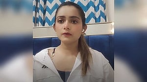 লাইভে এসে তিশা বললেন, ‘আমি কেন আত্মহত্যা করব?’