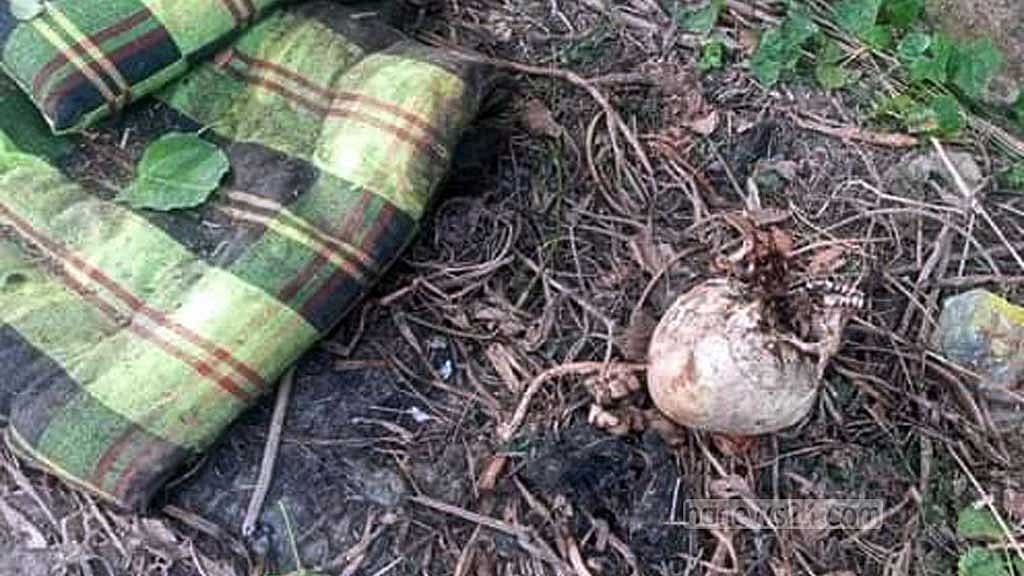 মাগুরায় সেতুর নীচে মিলল মানুষের খুলি-হাড়গোড়
