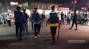 নোয়াখালীতে আওয়ামী লীগের দুই নেতার সমর্থকদের সংঘর্ষ, আহত ৬
