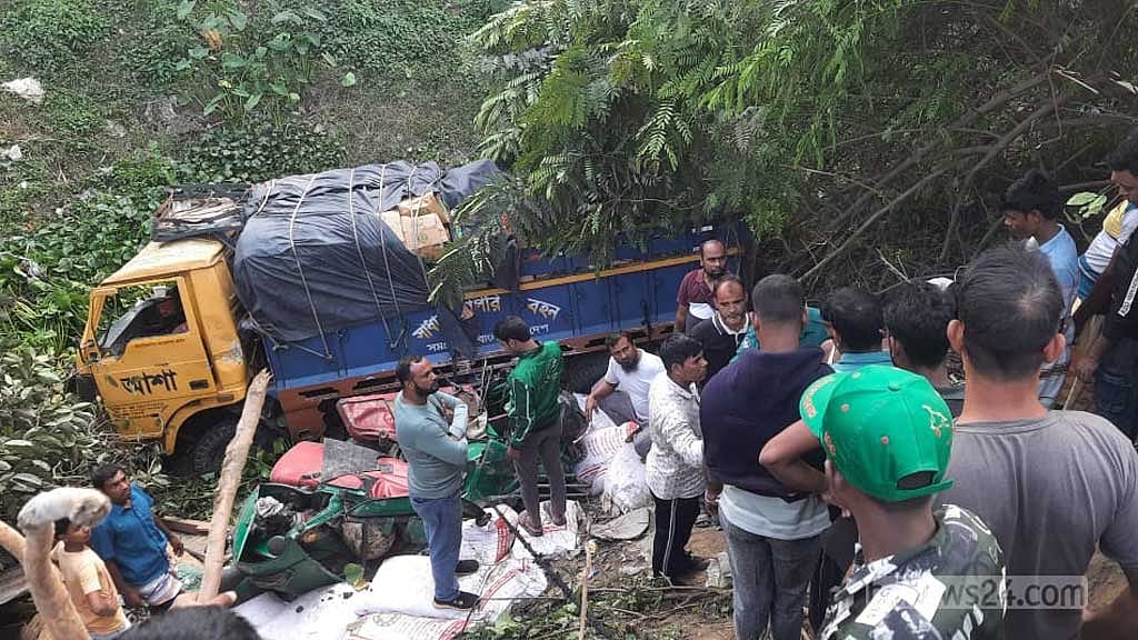 রাজশাহীতে ট্রাক-অটোরিকশা সংঘর্ষে নিহত ৫