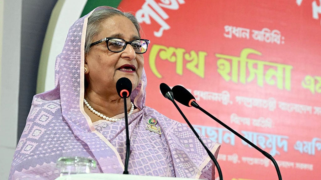 সাংবাদিকদের ওপর হামলার জবাব বিএনপিকে দিতে হবে: প্রধানমন্ত্রী