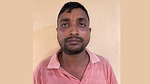 প্রতারণা করে নেওয়া ৩৫ হাজার টাকা মিলল জুতার ভেতর