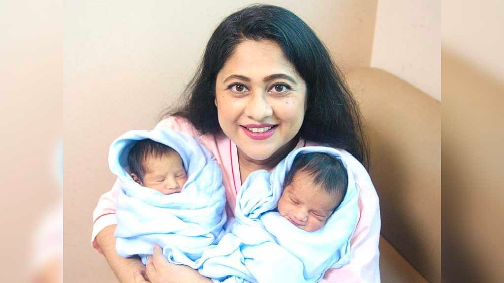 যমজ সন্তানের মা হলেন সুমাইয়া শিমু 