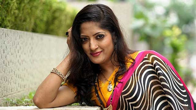 মায়ের কবরের পাশে সমাহিত হোমায়রা হিমু