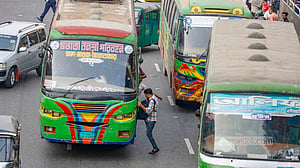 ঢাকার বাসে শৃঙ্খলা ফিরবে কবে?
