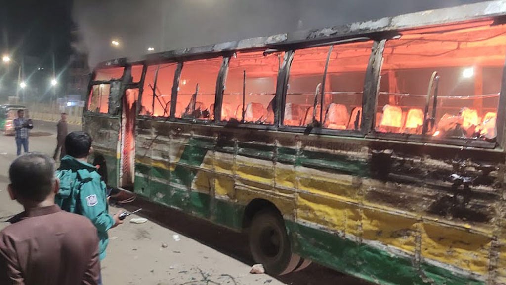 এক মাসে পোড়ানো হয়েছে ২১৭ যানবাহন