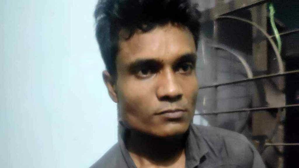 নারায়ণগঞ্জে মাকে কুপিয়ে ‘বটি হাতে খাটে শুয়ে ছিল’ ছেলে