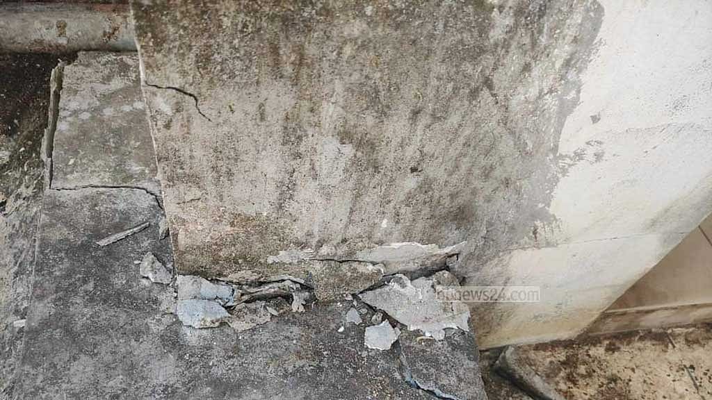 ভূমিকম্প: কুমিল্লা বিশ্ববিদ্যালয়ের তিন হলে ফাটল
