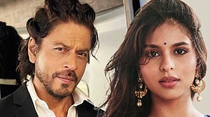 অভিনয়ে হাতেখড়ি হতেই শাহরুখের কাছে নালিশ সুহানার