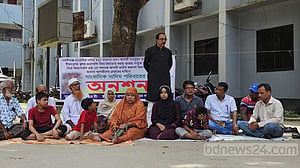 সাংবাদিক নাদিম হত্যা: আসামিদের গ্রেপ্তার ও বিচার দাবিতে পরিবারের অনশন