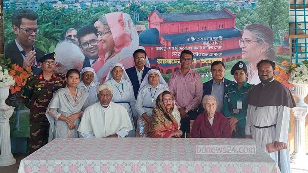 অক্সফোর্ড মিশনে লুসি হল্ট আর শেখ রেহানার ‘অন্যরকম সময়’