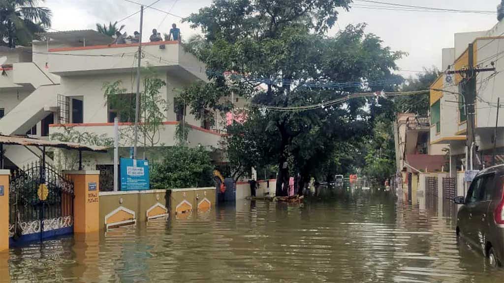 দুর্বল হয়ে পড়েছে ঘূর্ণিঝড় মিগযাউম