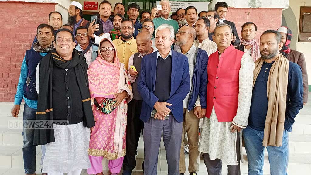 প্রার্থিতা বাতিল চাওয়া স্বতন্ত্র প্রার্থীর বিরুদ্ধে লড়তে সালামের প্রচার শুরু