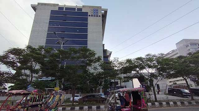 এলসি থেকে ‘বাণিজ্য নিষেধাজ্ঞার’ ধারাটি প্রত্যাহার হচ্ছে: বিজিএমইএ