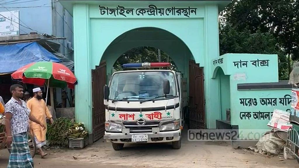 স্ত্রীর পাশেই চিরনিদ্রায় শায়িত হলেন পরিচালক সোহানুর রহমান সোহান