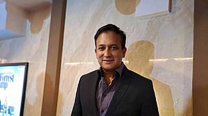 চট্টগ্রাম-১: নৌকার প্রার্থী রুহেলকে শোকজ
