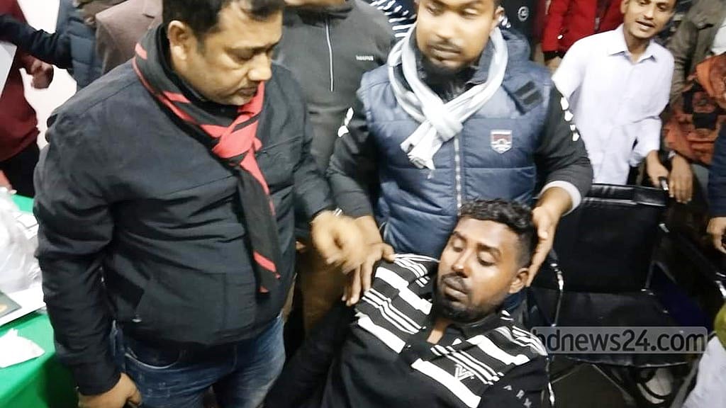 টাঙ্গাইলে নৌকার মিছিলে ‘স্বতন্ত্র প্রার্থীর সমর্থকদের’ গুলি, যুবলীগের ৩ নেতা-কর্মী আহত