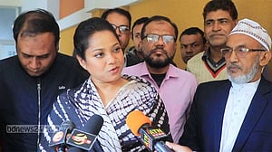 ‘হুমকি পাচ্ছেন’ ডলি সায়ন্তনী, চান সার্বক্ষণিক নিরাপত্তা