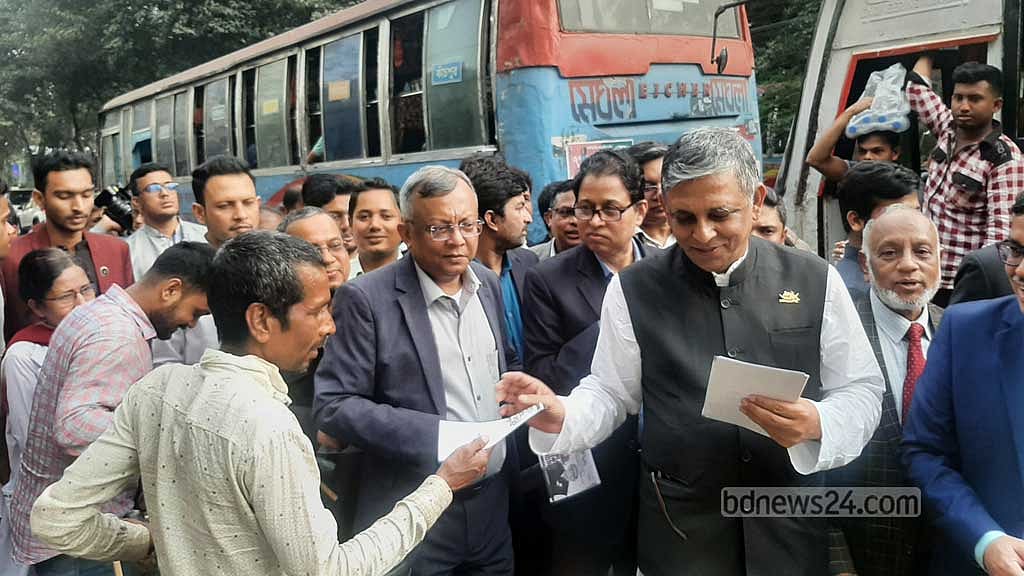 ‘চাপমুক্ত’, তবুও নির্বাচনি প্রচারে দ্বারে দ্বারে নাছিম