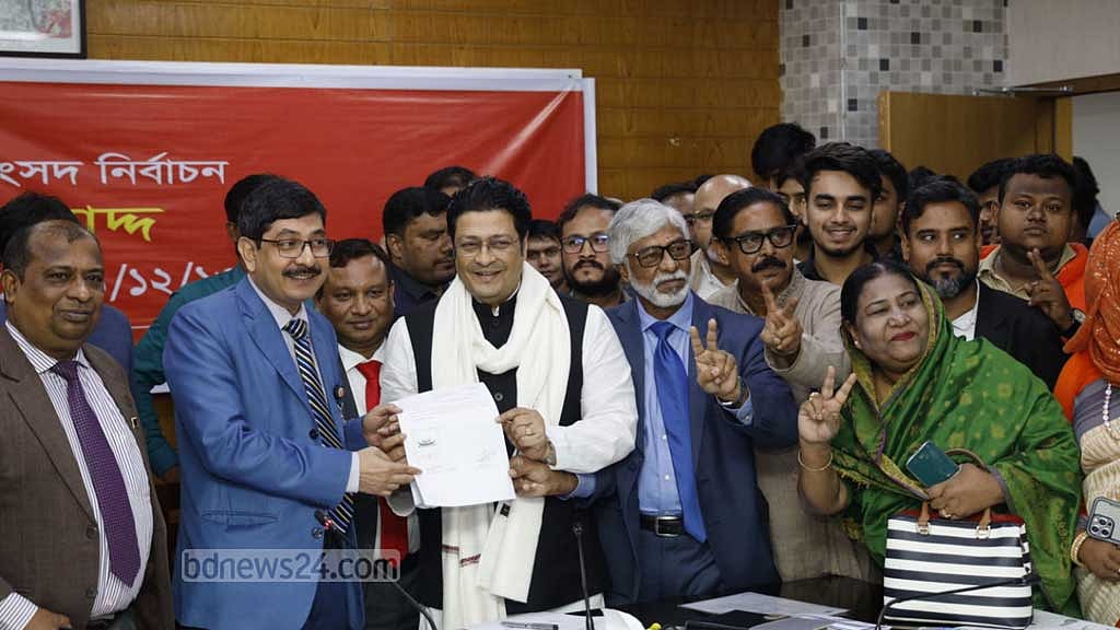 জয়ী হলে প্রধানমন্ত্রীকে ‘বিজয় মালা’ দেবেন ফেরদৌস