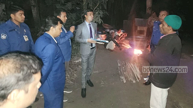 মানিকগঞ্জে নির্বাচনি পথসভার জন্য খিচুড়ি, নৌকার কর্মীকে জরিমানা