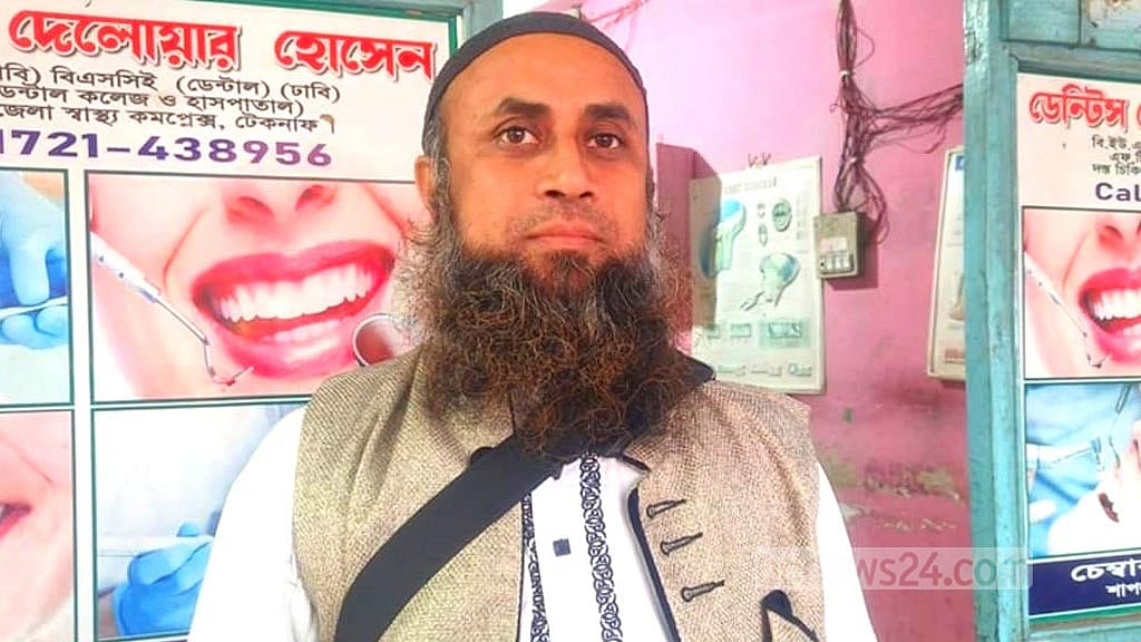 হেঁটে হজের পথে টেকনাফের শিক্ষক জামিল