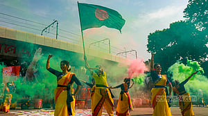 মেট্রোরেল নিয়ে উচ্ছ্বসিত শিক্ষার্থীরা