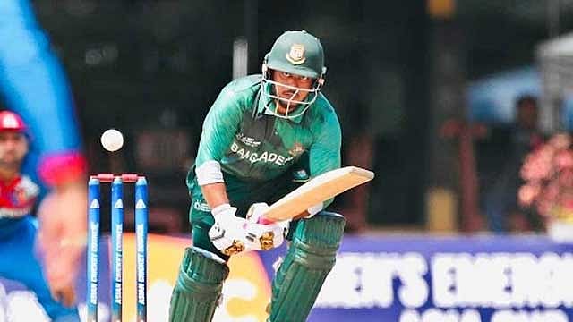 জাকিরের ১ রানের আক্ষেপ, নাঈমের ৪ উইকেট