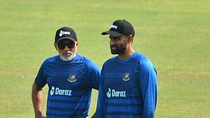 হাথুরুকে বাদ দিয়ে তামিমকে দলে নিতে বিসিবিকে আইনি নোটিস