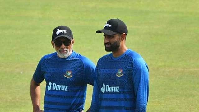 হাথুরুকে বাদ দিয়ে তামিমকে দলে নিতে বিসিবিকে আইনি নোটিস