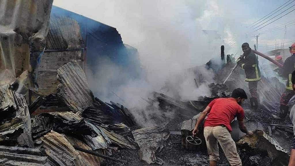 খাগড়াছড়িতে পুড়ে গেছে ১২টির বেশি ব্যবসা প্রতিষ্ঠান
