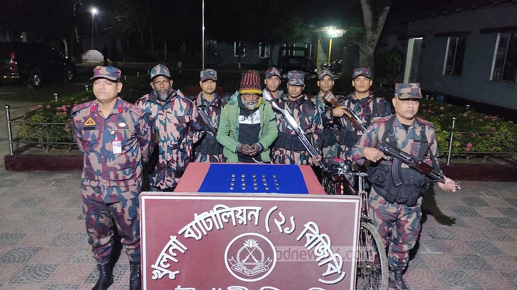 বেনাপোল সীমান্তে ২০ স্বর্ণের বারসহ ‘পাচারকারী’ আটক