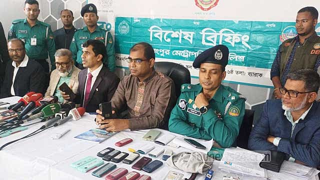 রংপুরে শিক্ষক নিয়োগ পরীক্ষায় জালিয়াতির অভিযোগে আটক ১৯
