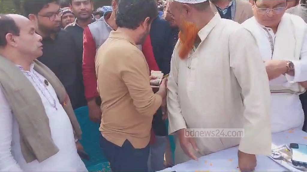 ‘টাকা বিতরণ’: নিক্সনের প্রার্থিতা বাতিল চাইলেন জাফর উল্যাহ