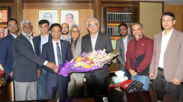 বিটিআরসির নতুন চেয়ারম্যানের সঙ্গে অ্যামটব নেতাদের সাক্ষাত